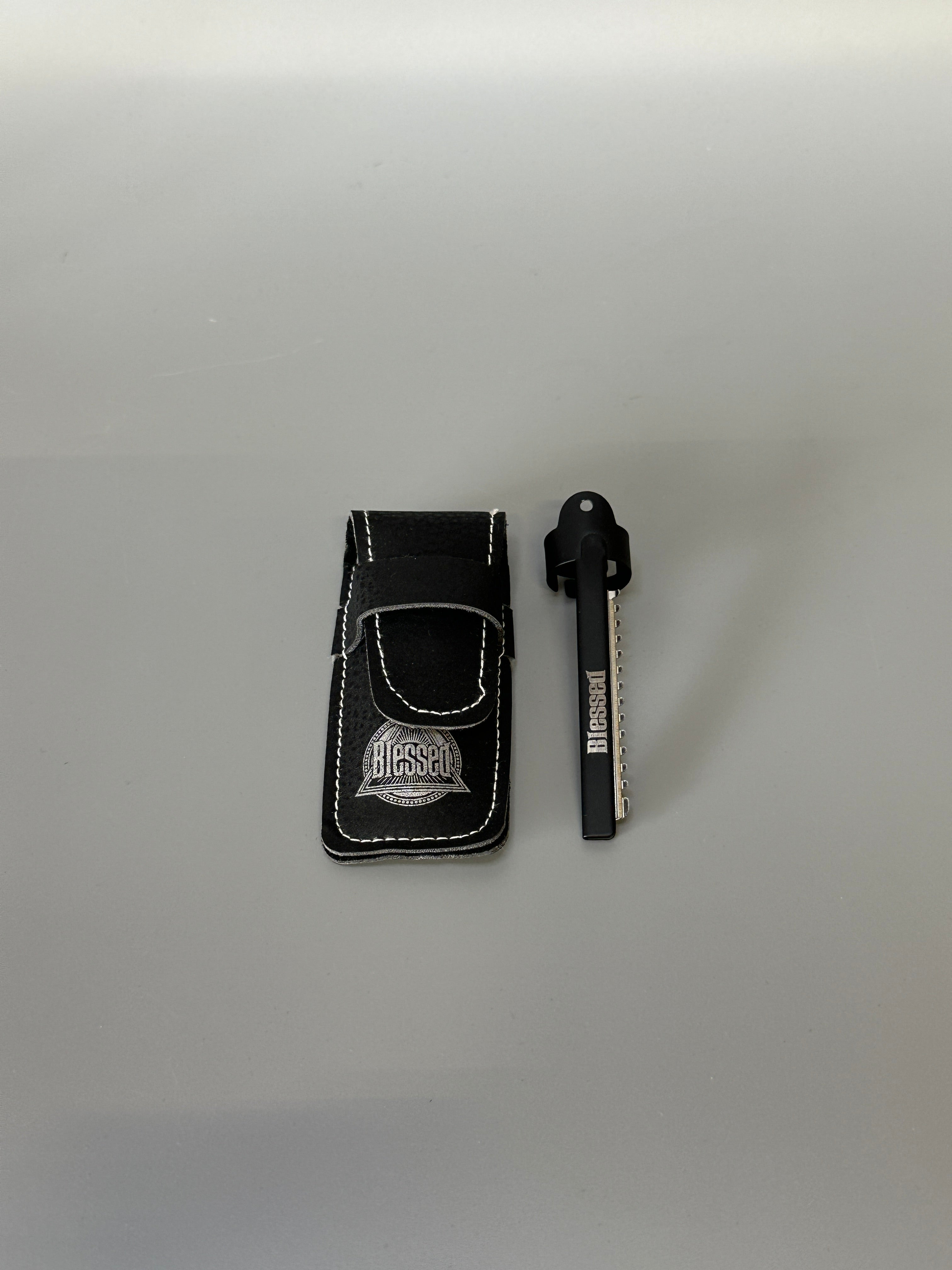 1015E8CE-16FB-49E3-BCAB-2BF3354422B7 - Goldblades
